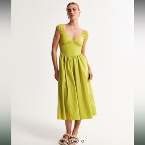 NWOT cap sleeve corset midi dress